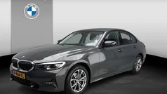 Gebruikt 2022 BMW 318 Executive Sedan | € 31.900 (Eerlijke prijs)