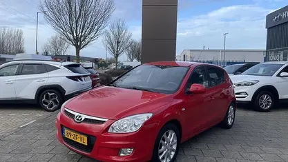 Occasion Hyundai i30 Dynamiq 109 PK (80 kW) 2008 Rood Hatchback