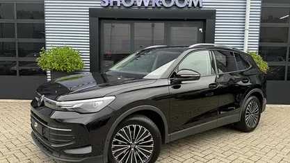 Zwart Occasion 2025 VW Tiguan Edition SUV | € 39.895 (Super prijs)