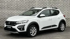 Wit Gebruikt 2021 Dacia Sandero Expression Hatchback | € 13.945 (Eerlijke prijs)