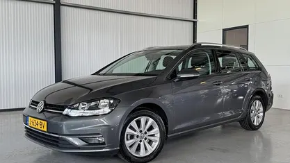 Grijs, metallic lak Occasion 2020 VW Golf VII Comfortline Stationwagen | € 14.350 (Eerlijke prijs)