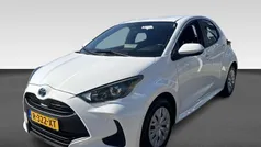Wit Gebruikt 2022 Toyota Yaris Hybrid Active Hatchback | € 19.930 (Eerlijke prijs)