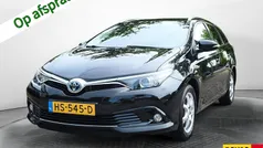 Gebruikt 2015 Toyota Auris Hybrid Hatchback | € 14.900 (Eerlijke prijs)