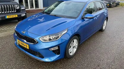 Blauw Gebruikt 2019 Kia Ceed Hatchback | € 13.450 (Eerlijke prijs)