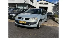 Grijs Gebruikt 2003 Renault Mégane GrandTour Basis Stationwagen | € 995 (Eerlijke prijs)