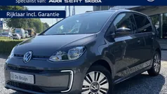 Grijs, metallic lak Gebruikt 2022 VW e-up! Style Hatchback | € 17.950 (Eerlijke prijs)
