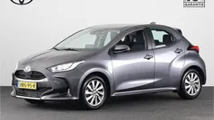Gebruikt 2022 Toyota Yaris Hybrid Limited Hatchback | € 22.945 (Eerlijke prijs)
