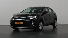 Zwart Gebruikt 2022 Kia Stonic Comfort SUV | € 16.835 (Super prijs)