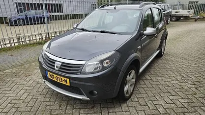 Grijs Gebruikt 2010 Dacia Sandero Stepway Hatchback | € 3.250 (Eerlijke prijs)
