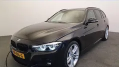 Zwart, metallic lak Gebruikt 2018 BMW 320 M Sport Stationwagen | € 24.950 (Eerlijke prijs)