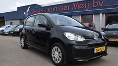 Zwart Gebruikt 2017 VW up! move up! Hatchback | € 6.999 (Eerlijke prijs)