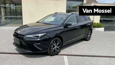 Zwart, metallic lak Gebruikt 2023 MG MG5 EV Long Range Luxury Stationwagen | € 35.029 (Eerlijke prijs)
