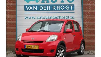 Rood Gebruikt 2009 Daihatsu Sirion Hatchback | € 3.495 (Eerlijke prijs)