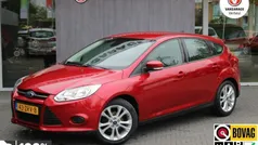 Rood Gebruikt 2013 Ford Focus Trend Hatchback | € 6.495 (Eerlijke prijs)