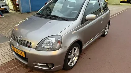 Gebruikt 2002 Toyota Yaris Sport Hatchback | € 2.750 (Eerlijke prijs)