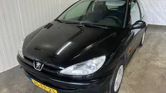 Zwart Gebruikt 1999 Peugeot 206 Hatchback | € 1.199 (Eerlijke prijs)