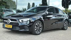 Zwart Gebruikt 2022 Mercedes A180 Business Sedan | € 22.900 (Goede deal)