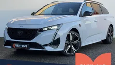 Wit Gebruikt 2024 Peugeot 308 GT Stationwagen | € 30.995 (Eerlijke prijs)