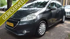 Grijs Gebruikt 2012 Peugeot 208 Envy Hatchback | € 5.450 (Goede deal)