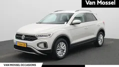 Grijs Gebruikt 2022 VW T-Roc Life SUV | € 25.900 (Eerlijke prijs)