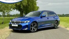Blauw Gebruikt 2024 BMW 330 Comfort Edition Stationwagen | € 49.800 (Eerlijke prijs)