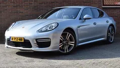 Grijs, metallic lak Gebruikt 2013 Porsche Panamera Turbo Sport Sedan | € 42.949