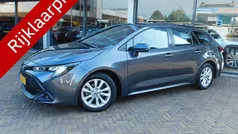 Grijs Gebruikt 2024 Toyota Corolla Hybrid Active Stationwagen | € 27.400 (Goede deal)