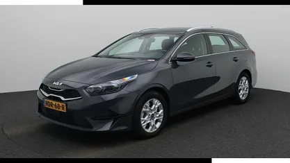 Grijs Gebruikt 2025 Kia Ceed Hatchback | € 27.940 (Eerlijke prijs)