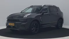 Zwart, metallic lak Gebruikt 2022 Lynk & Co 01 SUV | € 26.400 (Eerlijke prijs)