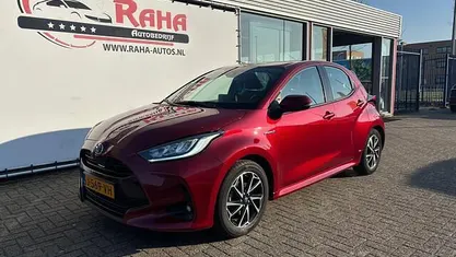 Occasion Toyota Yaris 93 PK (68 kW) 2020 Rood Hatchback