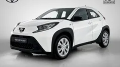 Gebruikt 2024 Toyota Aygo Play Hatchback | € 20.945 (Eerlijke prijs)