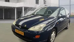 Blauw Gebruikt 2001 Ford Focus Trend Hatchback | € 1.199 (Eerlijke prijs)