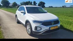 Wit Gebruikt 2022 VW T-Roc Life SUV | € 27.950 (Goede deal)