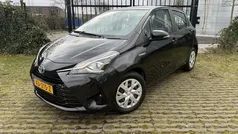 Zwart Gebruikt 2019 Toyota Yaris Active Hatchback | € 14.750 (Eerlijke prijs)