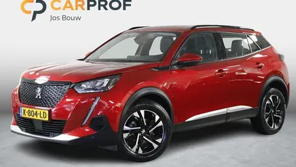 Rood Occasion 2021 Peugeot 2008 Allure SUV | € 17.145 (Eerlijke prijs)
