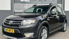 Gebruikt 2015 Dacia Sandero Lauréate Hatchback | € 6.785 (Eerlijke prijs)