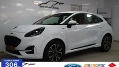 Wit, metallic lak Gebruikt 2021 Ford Puma ST-Line SUV | € 18.900 (Goede deal)