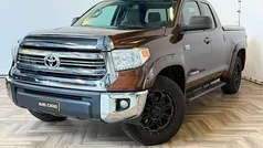 Bruin Gebruikt 2017 Toyota Tundra Pickup | € 34.950 (Eerlijke prijs)