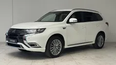 Gebruikt 2019 Mitsubishi Outlander P-HEV Instyle SUV | € 22.240 (Eerlijke prijs)