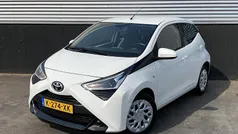 Gebruikt 2021 Toyota Aygo X-play Hatchback | € 11.700 (Eerlijke prijs)