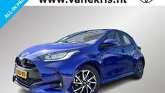 Blauw Gebruikt 2023 Toyota Yaris Hybrid Hatchback | € 22.440 (Eerlijke prijs)