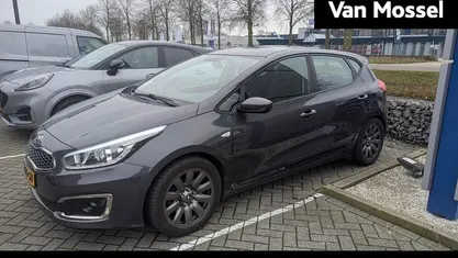 Grijs Gebruikt 2017 Kia Ceed Comfort Hatchback | € 11.645 (Eerlijke prijs)