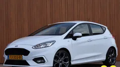 Wit Gebruikt 2018 Ford Fiesta ST-Line Hatchback | € 14.940 (Eerlijke prijs)