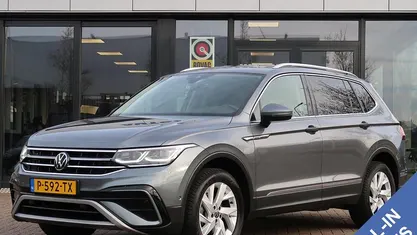 Gebruikt 2022 VW Tiguan Elegance SUV | € 35.650 (Eerlijke prijs)