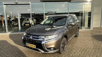 Occasion 2015 Mitsubishi Outlander P-HEV Edition SUV | € 18.640 (Eerlijke prijs)