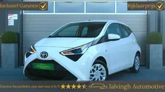 Wit Gebruikt 2020 Toyota Aygo X-play Hatchback | € 8.990 (Eerlijke prijs)