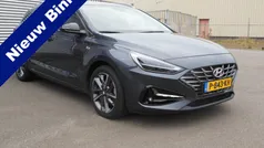 Grijs Gebruikt 2022 Hyundai i30 Premium Stationwagen | € 22.950 (Eerlijke prijs)