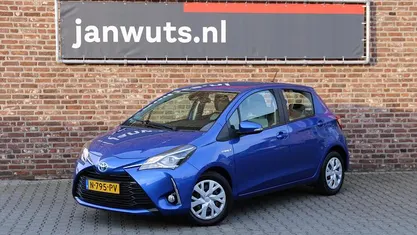 Occasion Toyota Yaris Hybrid Active 2022 Blauw Hatchback