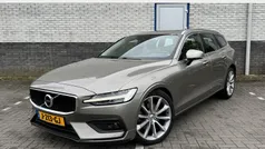 Grijs Gebruikt 2020 Volvo V60 Momentum Stationwagen | € 28.950 (Eerlijke prijs)