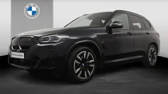 Zwart, metallic lak Gebruikt 2023 BMW iX3 Executive SUV | € 47.450 (Eerlijke prijs)
